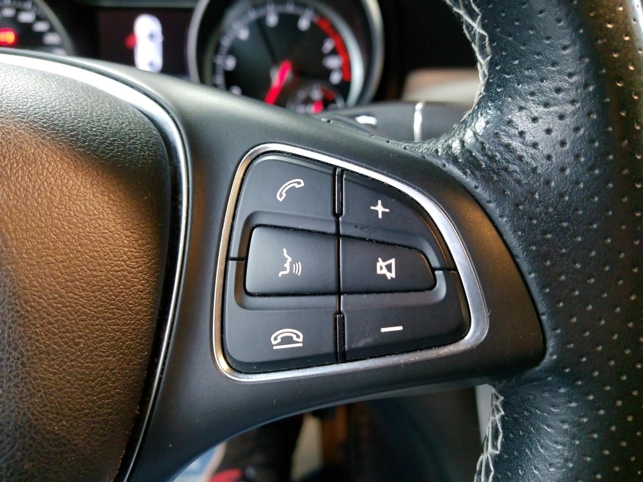 2018 Mercedes-Benz CLA250 4MATIC AWD-LOW KM 1 OWNER Photo