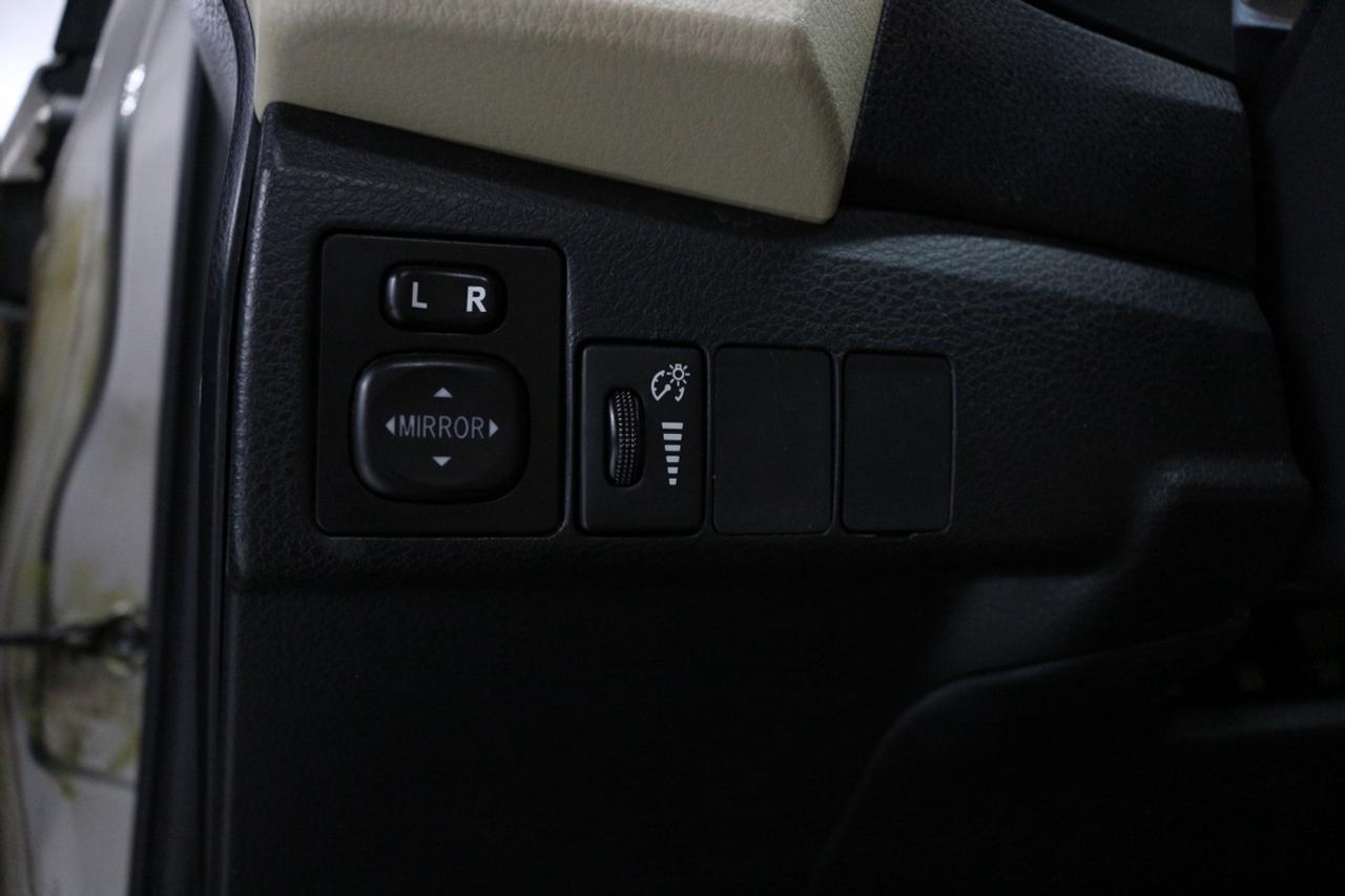 2014 Toyota Corolla LE - SUNROOF CLEAN CARFAX Photo