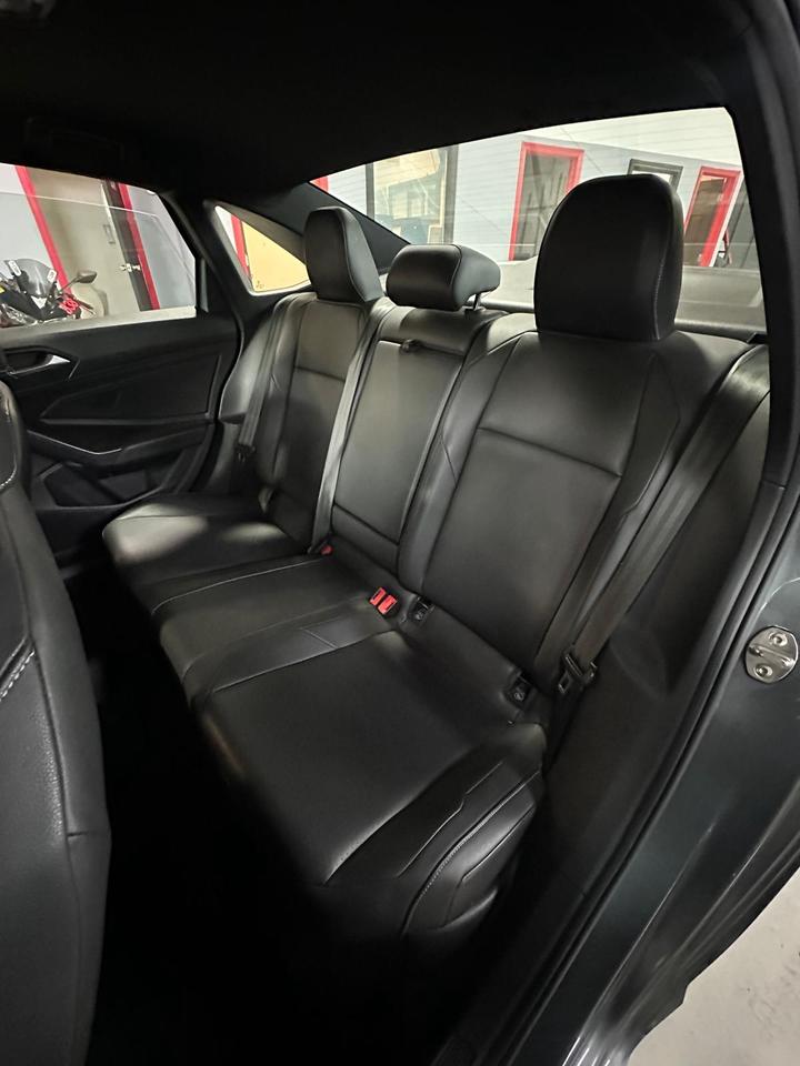 2019 Volkswagen Jetta R LINE HIGHLINE - CLEAN TITEL EXCELLENT CONDITION Photo4