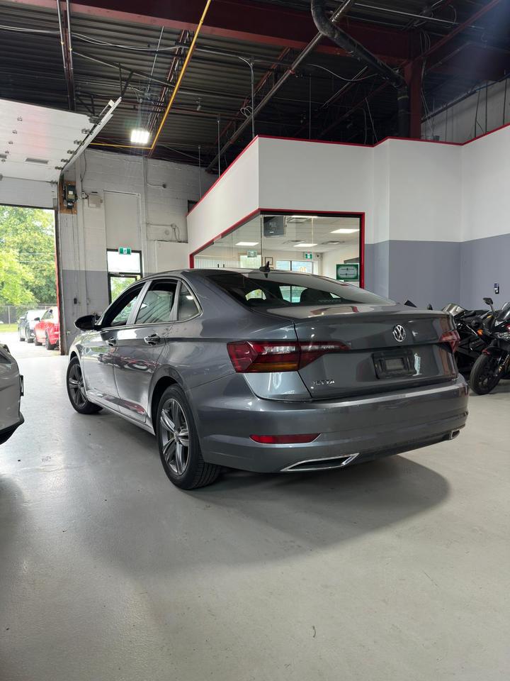 2019 Volkswagen Jetta R LINE HIGHLINE - CLEAN TITEL EXCELLENT CONDITION Photo3