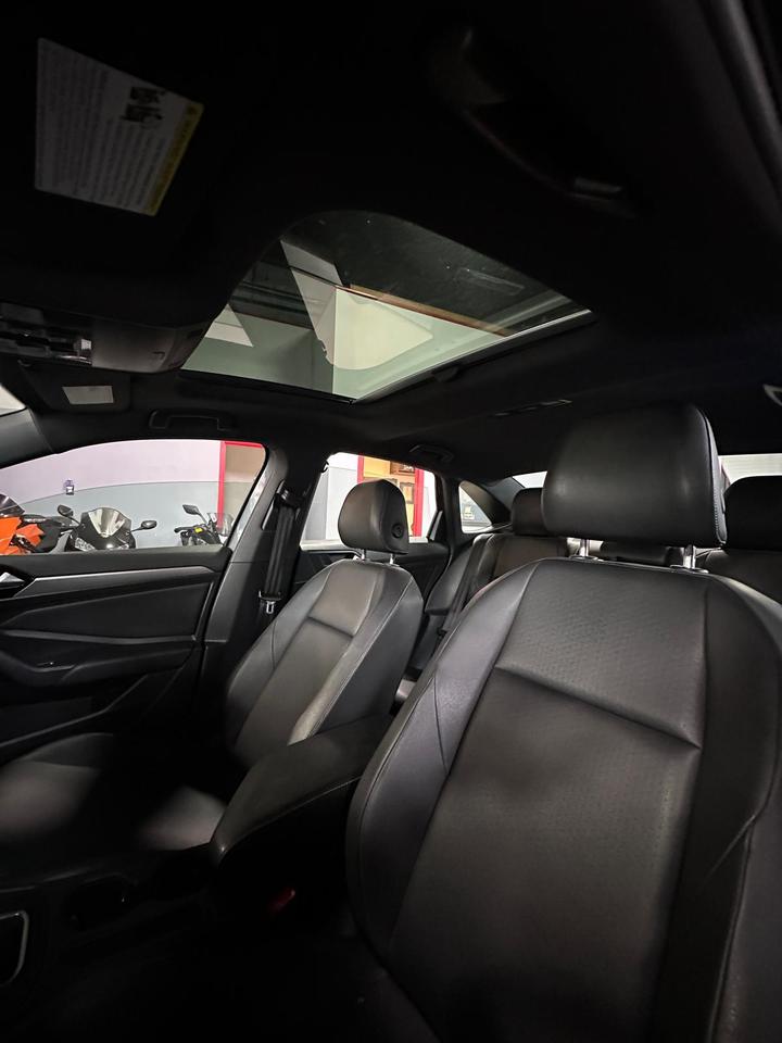 2019 Volkswagen Jetta R LINE HIGHLINE - CLEAN TITEL EXCELLENT CONDITION Photo