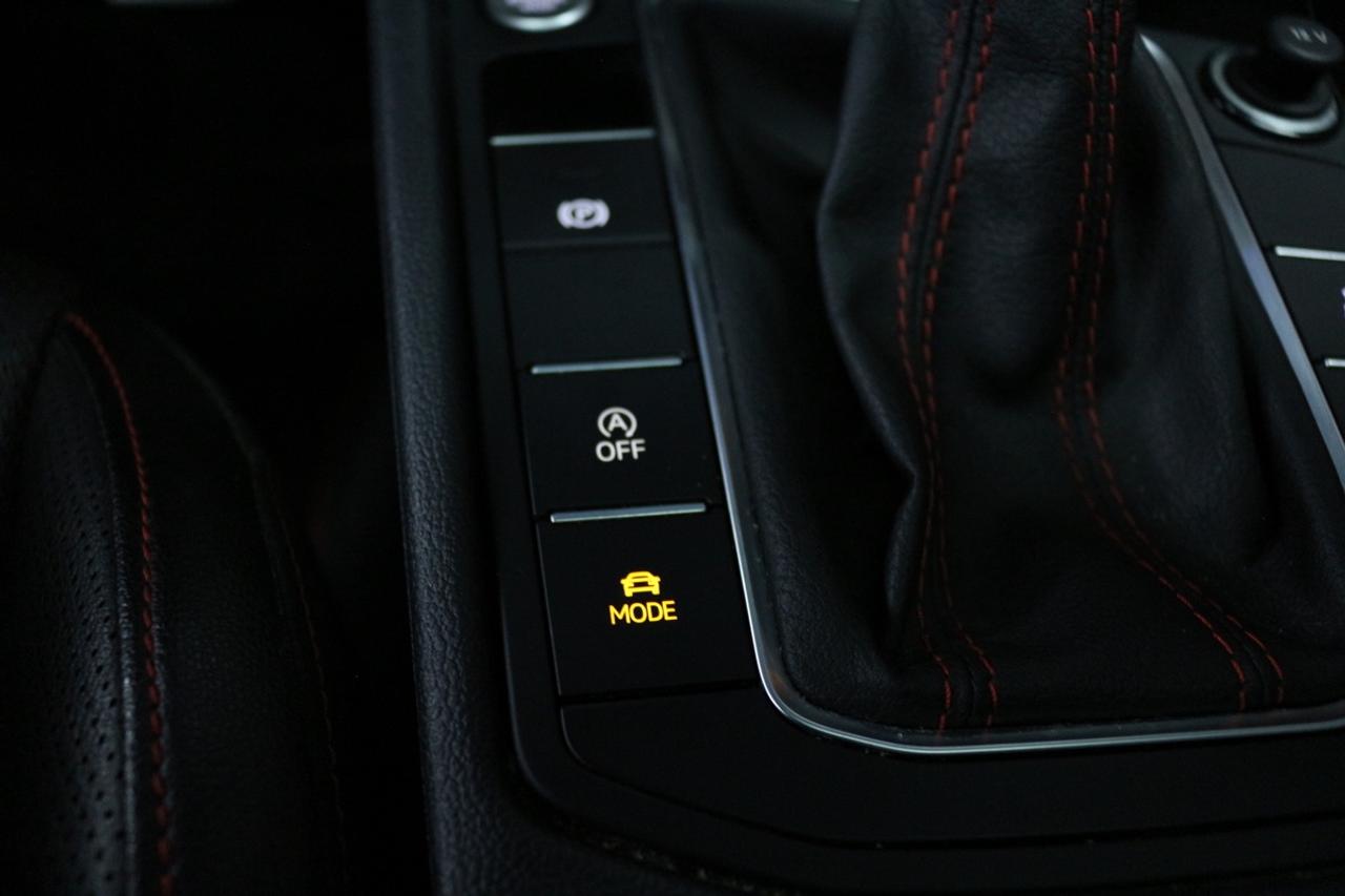 2023 Volkswagen Jetta GLI AUTOBAHN -  CLEAN CARFAX ACCIDENT FREE Photo