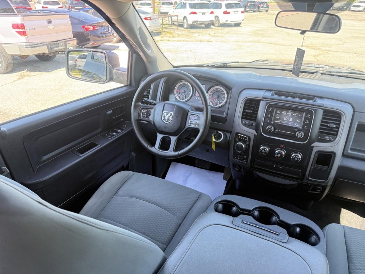2017 RAM 1500 TRADESMAN Photo