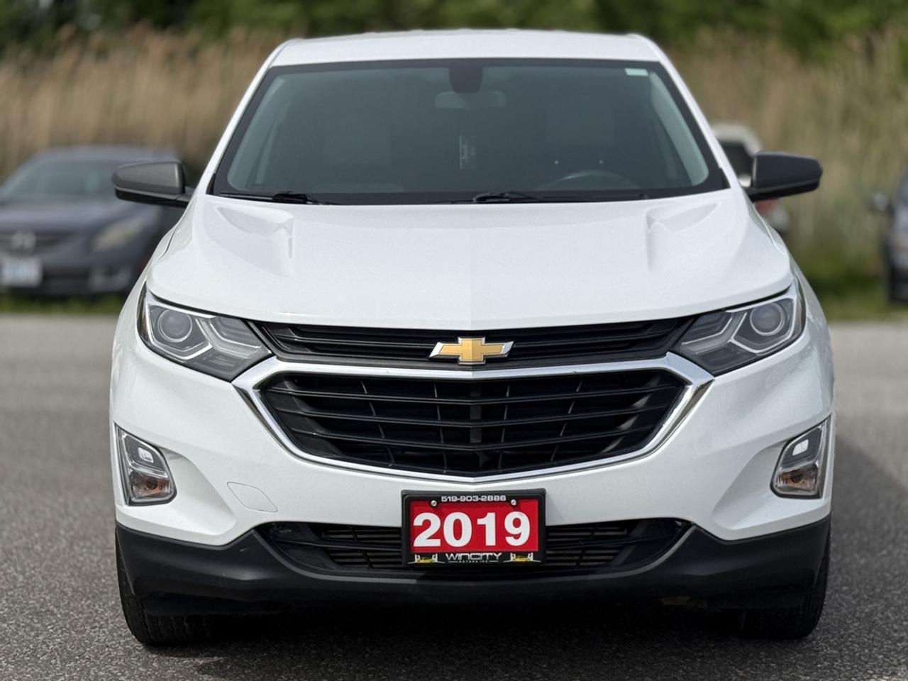2019 Chevrolet Equinox LS Photo1