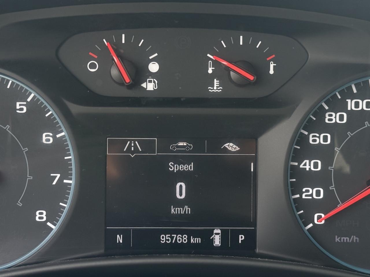 2019 Chevrolet Equinox LS Photo3