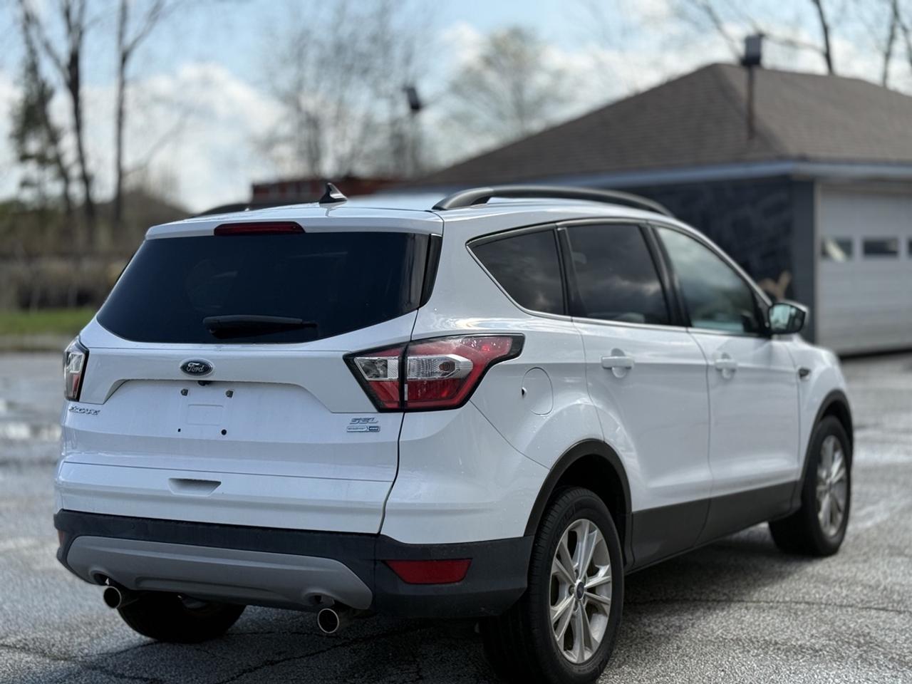2018 Ford Escape SEL Photo