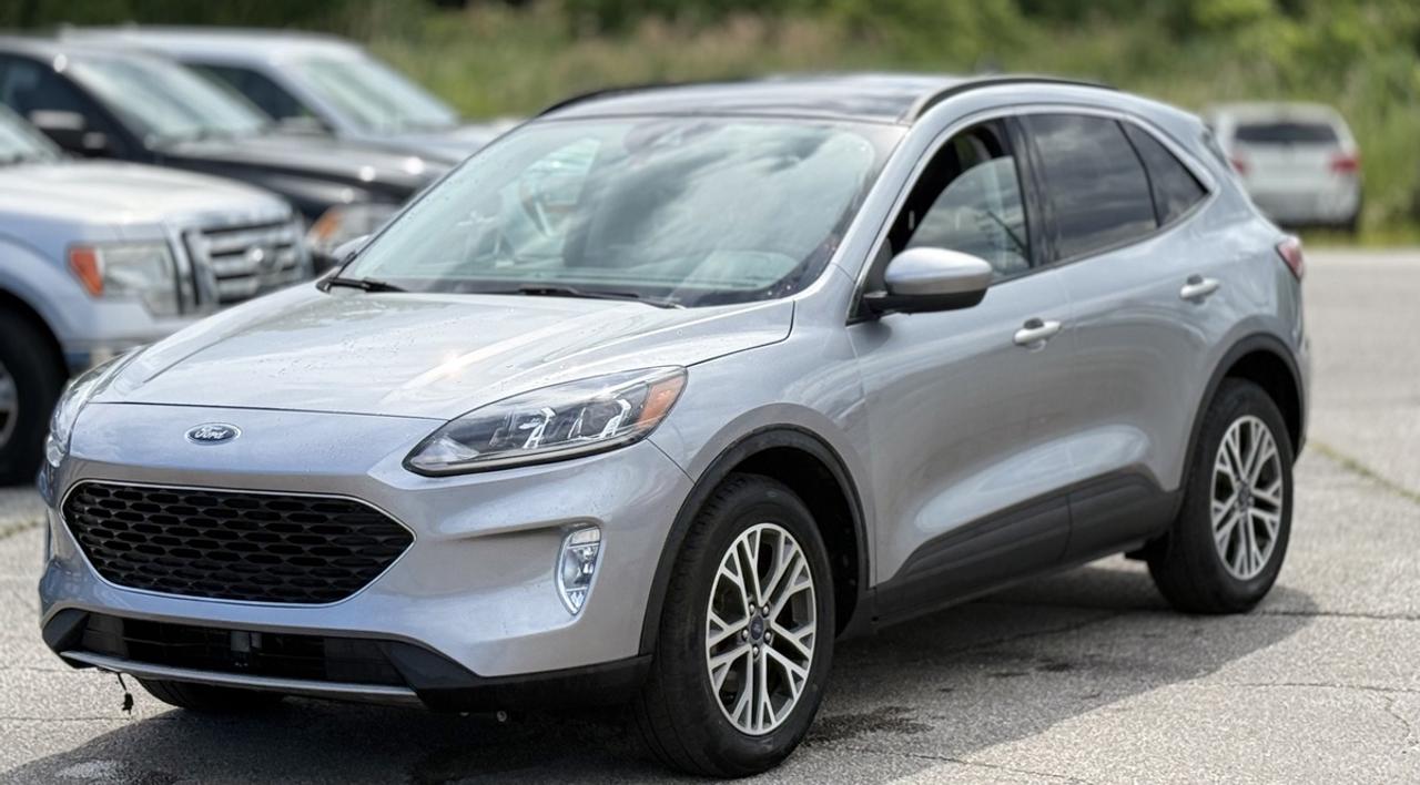 2022 Ford Escape SEL Photo2