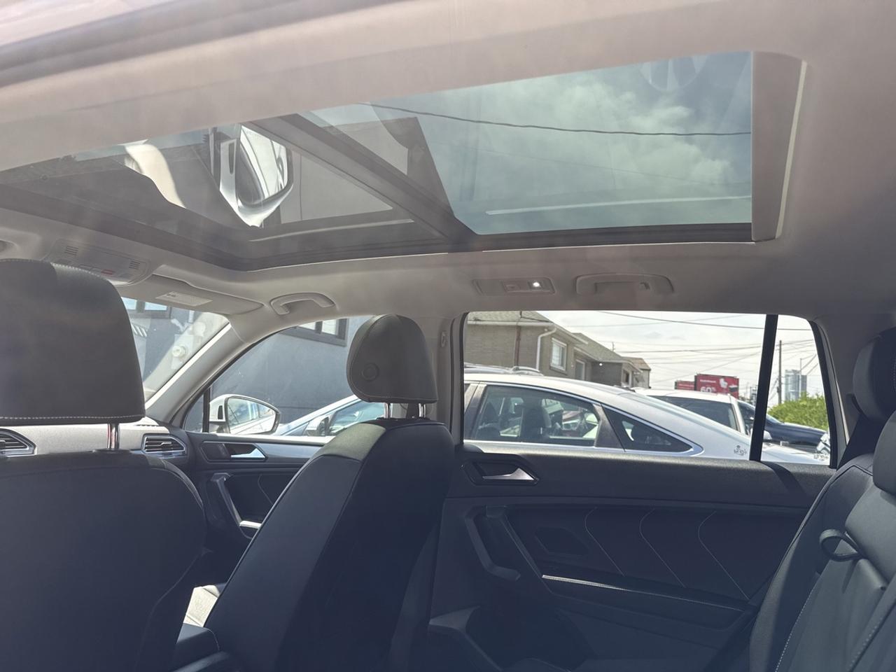 2022 Volkswagen Tiguan COMFORTLINE 4MOTION AWD - PANO ROOF - LEATHER! Photo
