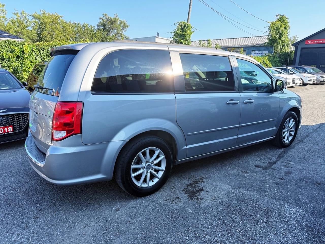 2017 Dodge Grand Caravan SXT - 7 PASSENGER - REAR DVD - R.CAM - RUST PROOFE Photo