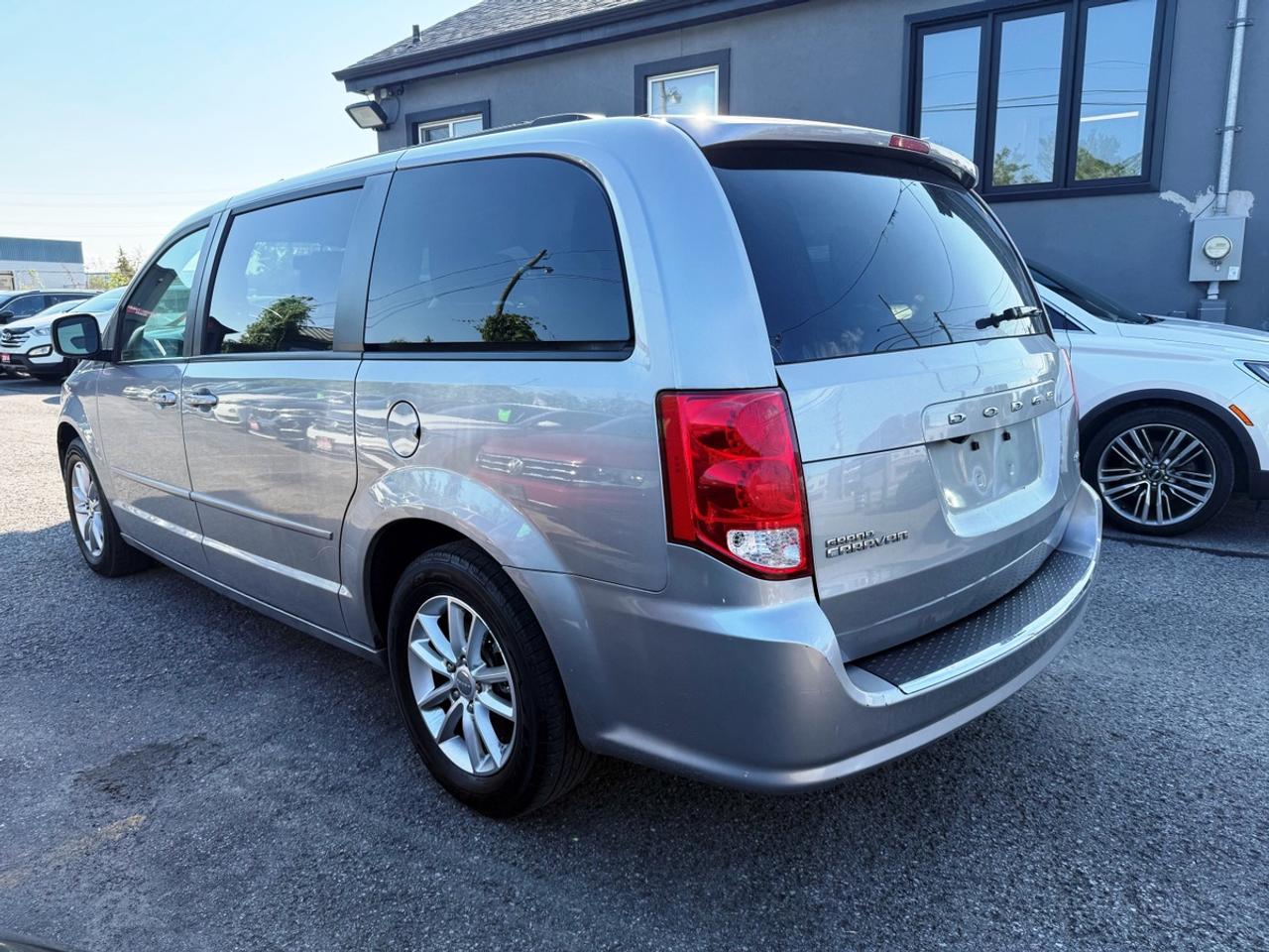 2017 Dodge Grand Caravan SXT - 7 PASSENGER - REAR DVD - R.CAM - RUST PROOFE Photo