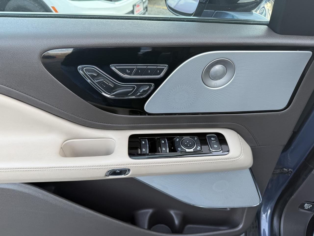2021 Lincoln Aviator GRAND TOURING AWD - PLUG-IN HYBRID - NAVI - PANO! Photo