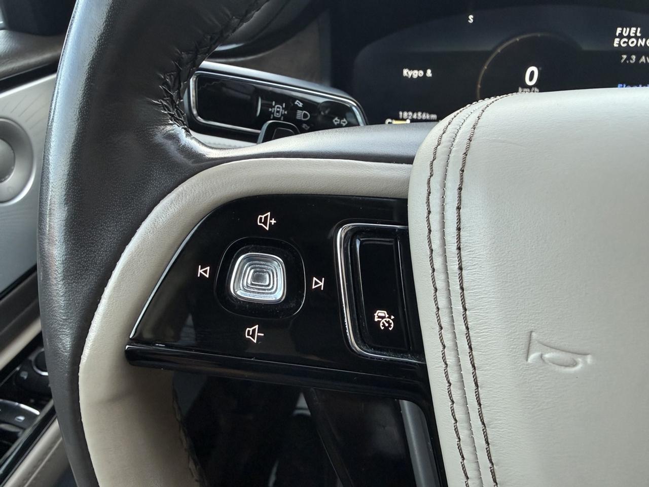 2021 Lincoln Aviator GRAND TOURING AWD - PLUG-IN HYBRID - NAVI - PANO! Photo