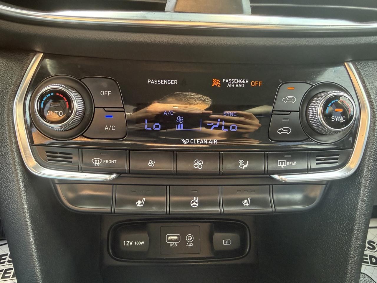 2019 Hyundai Santa Fe PREFERRED AWD - ONE OWNER - NO ACCIDENTS! Photo