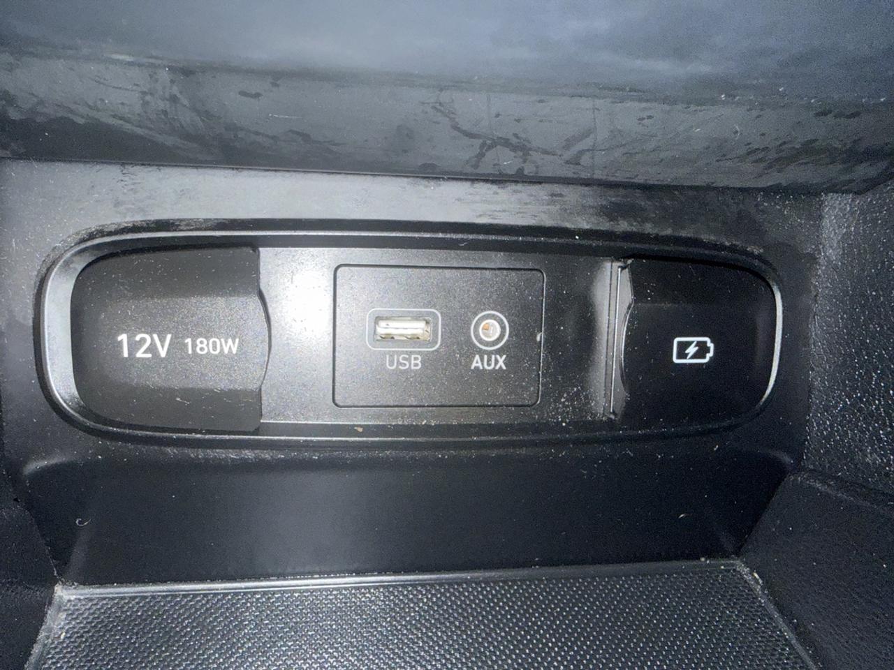 2019 Hyundai Santa Fe PREFERRED AWD - ONE OWNER - NO ACCIDENTS! Photo
