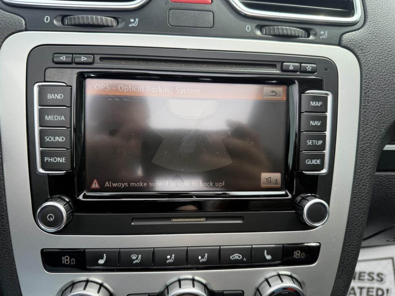 2014 Volkswagen Eos HIGHLINE - 2.0 TSI - CONVERTIBLE - NAVI - LOADED! Photo
