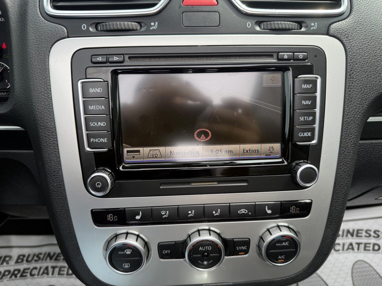 2014 Volkswagen Eos HIGHLINE - 2.0 TSI - CONVERTIBLE - NAVI - LOADED! Photo