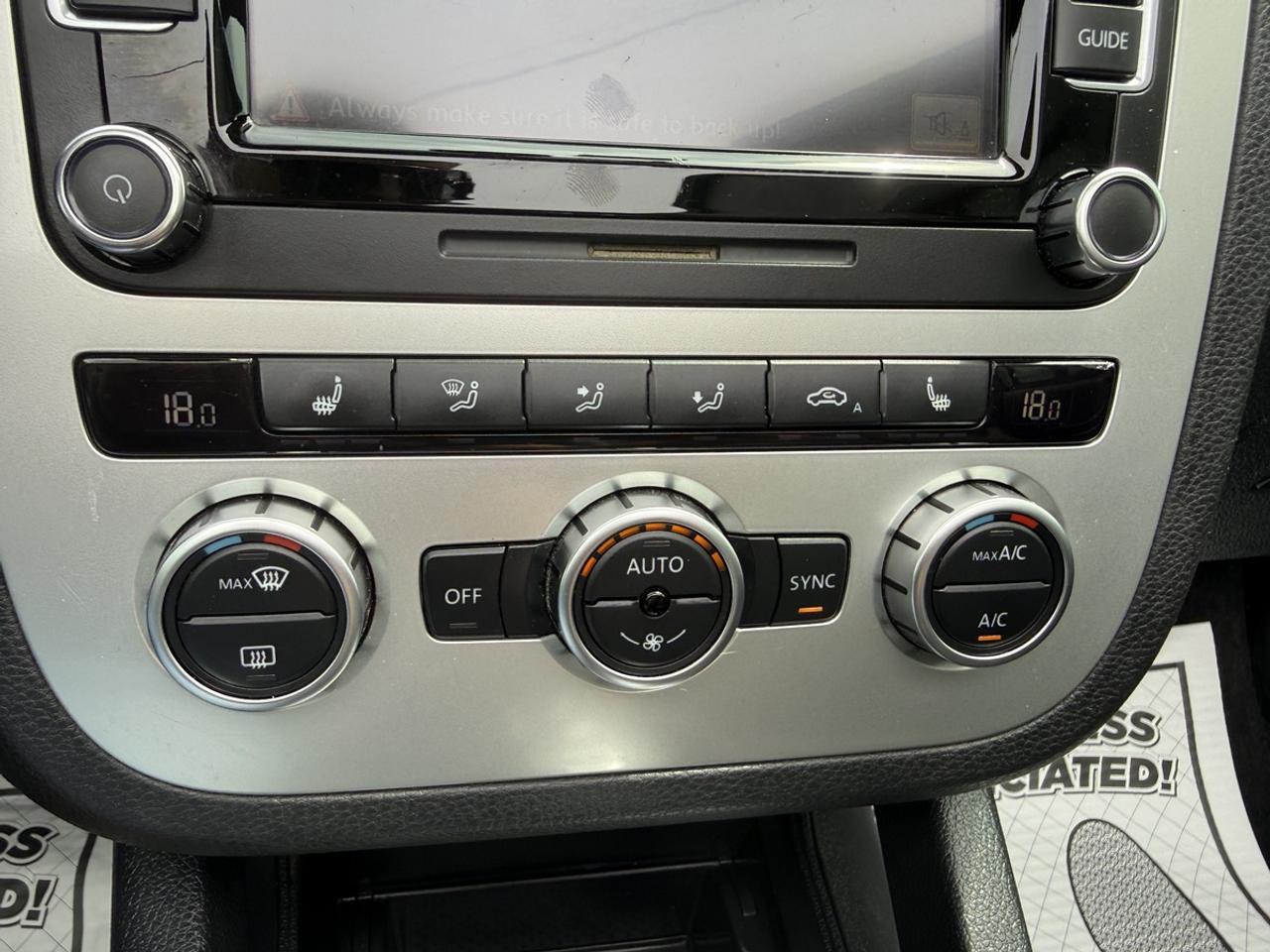 2014 Volkswagen Eos HIGHLINE - 2.0 TSI - CONVERTIBLE - NAVI - LOADED! Photo