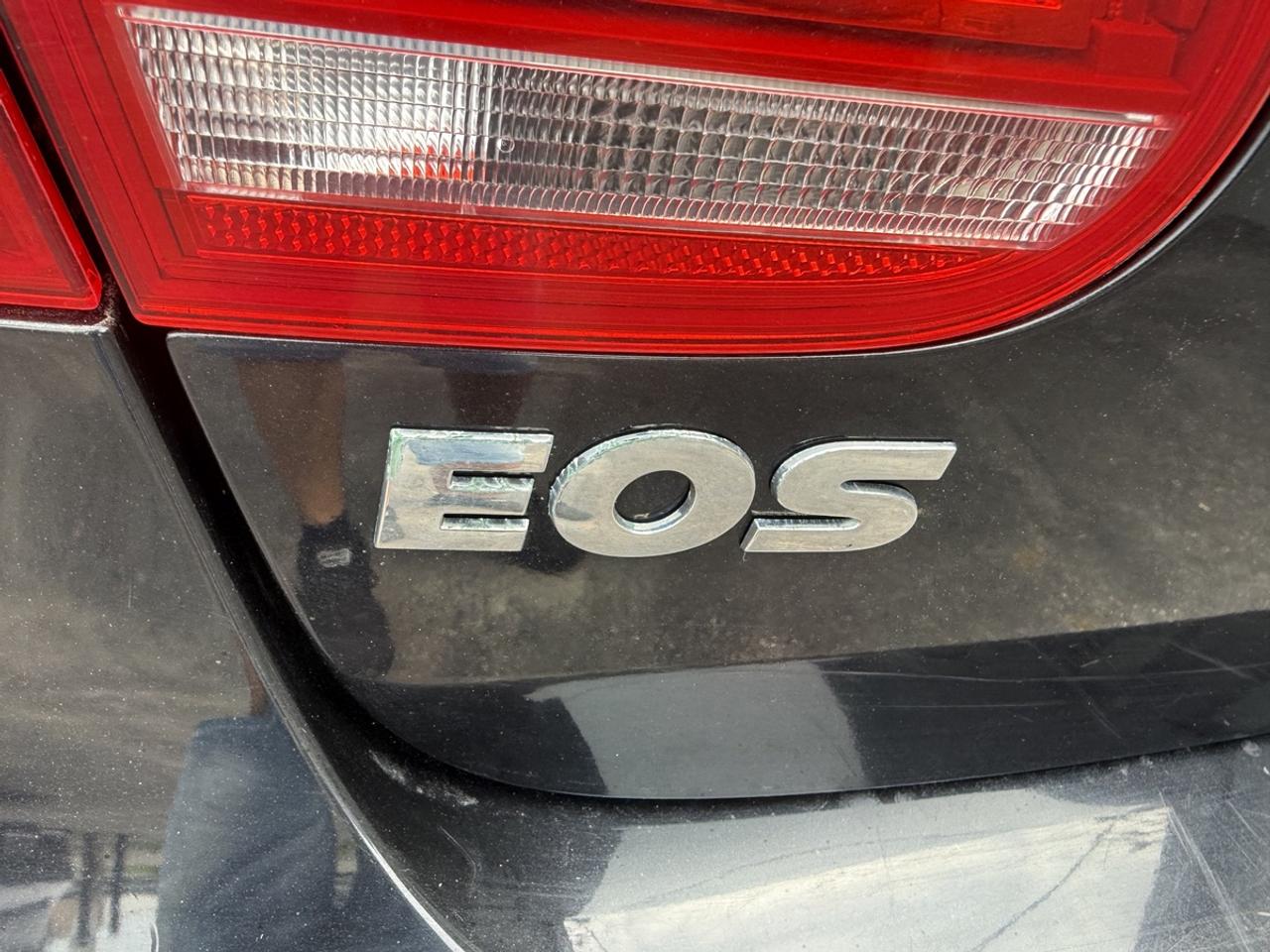 2014 Volkswagen Eos HIGHLINE - 2.0 TSI - CONVERTIBLE - NAVI - LOADED! Photo