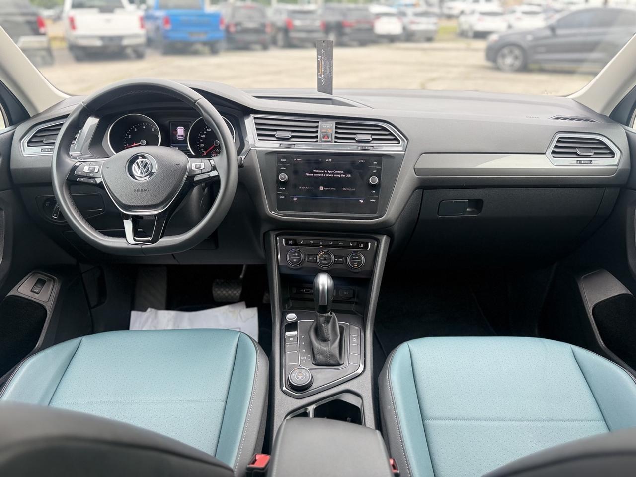 2020 Volkswagen Tiguan SE Photo