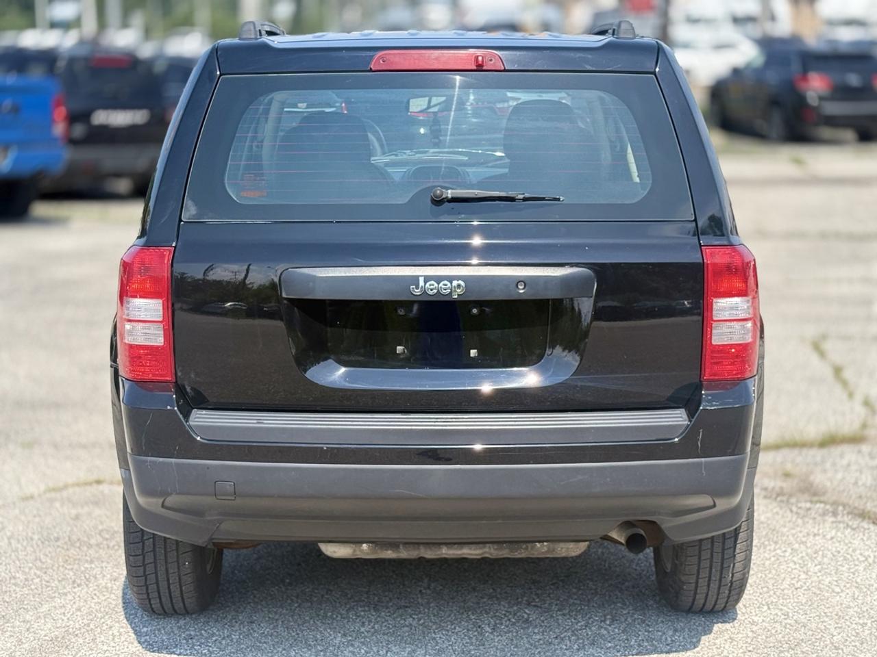 2016 Jeep Patriot SPORT Photo