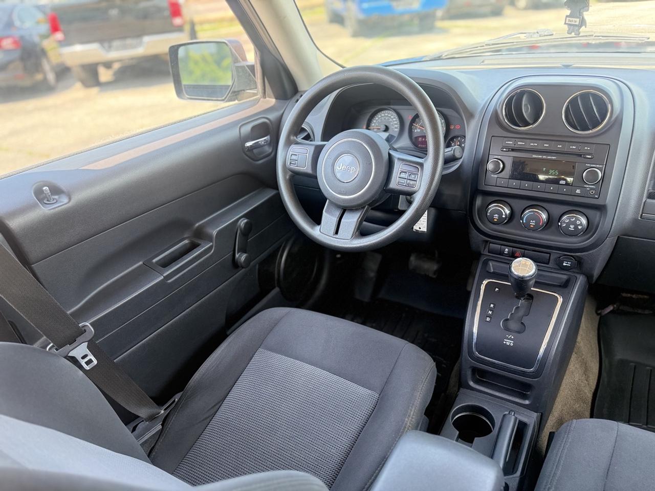 2016 Jeep Patriot SPORT Photo
