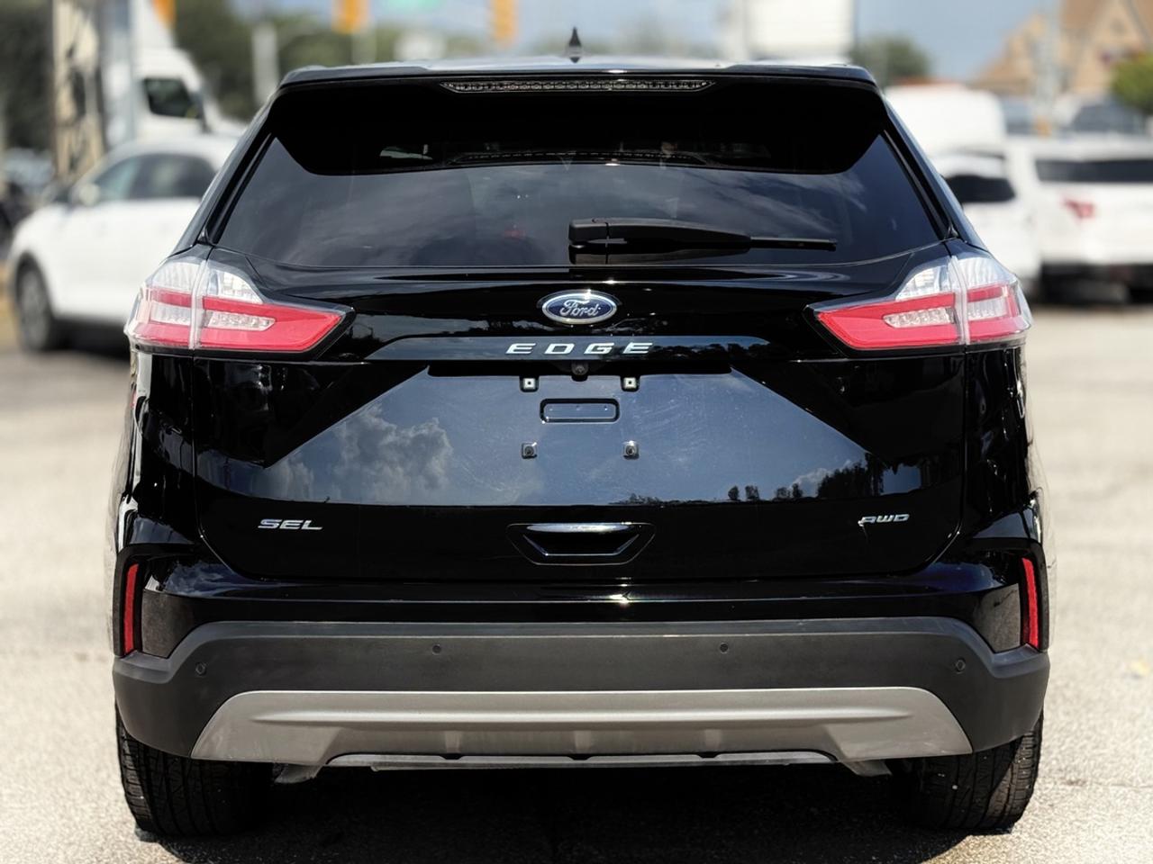 2023 Ford Edge SEL Photo