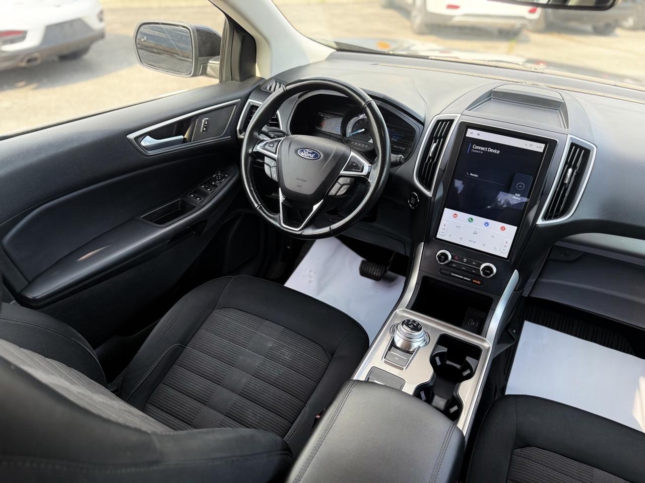 2023 Ford Edge SEL Photo