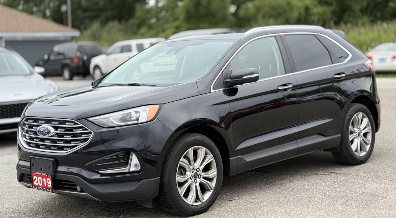 2019 Ford Edge Titanium Photo5