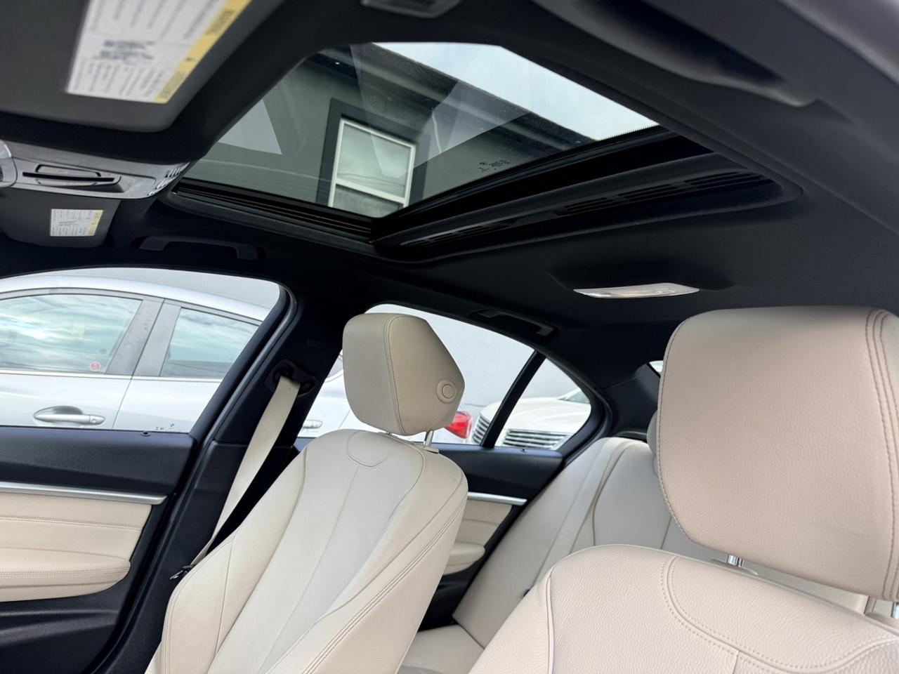 2018 BMW 3 Series 330i xDrive28i AWD - SPORT/M PKG - NAVI - R.CAM! Photo