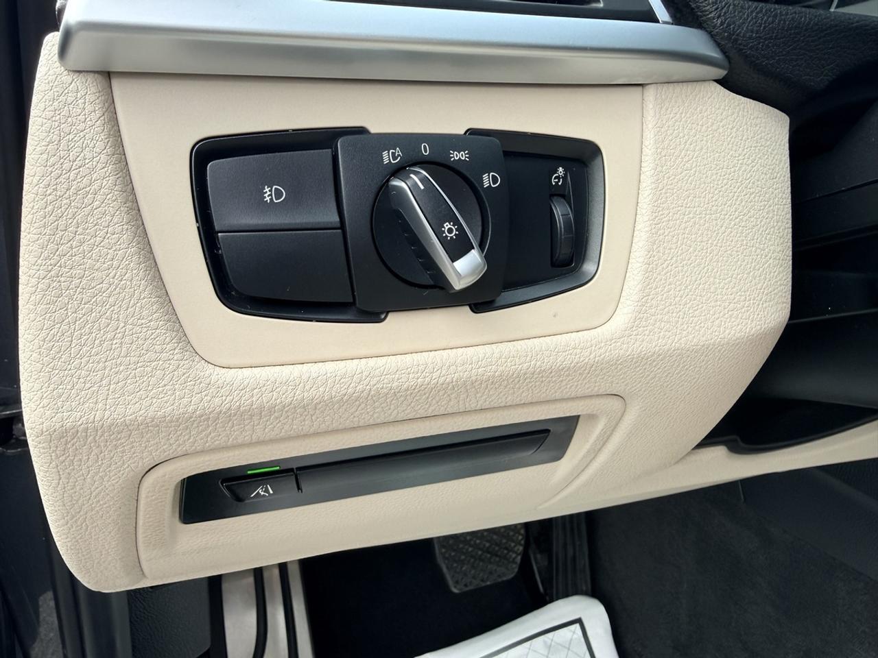 2018 BMW 3 Series 330i xDrive28i AWD - SPORT/M PKG - NAVI - R.CAM! Photo