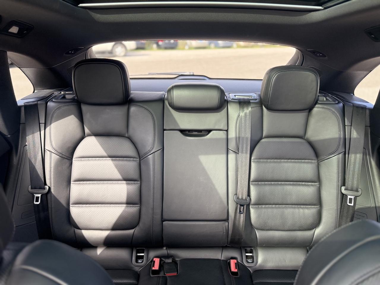 2018 Porsche Macan Base Photo