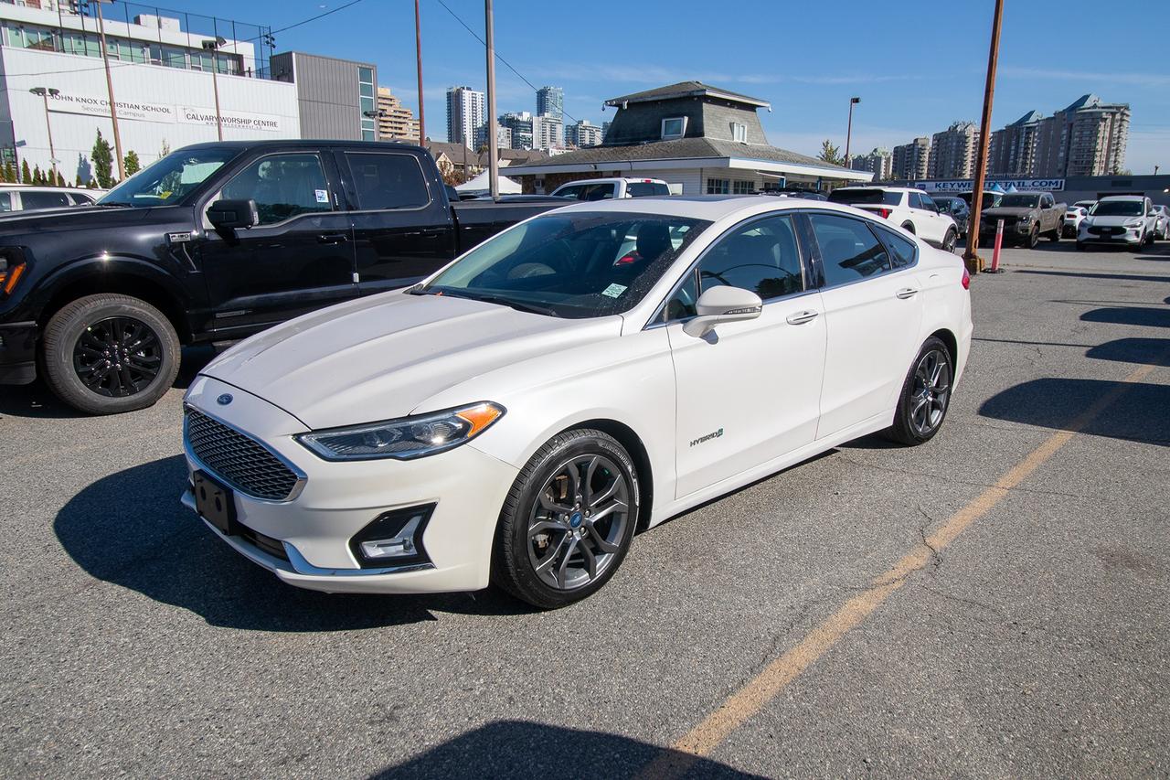 2019 Ford Fusion Titanium Photo1