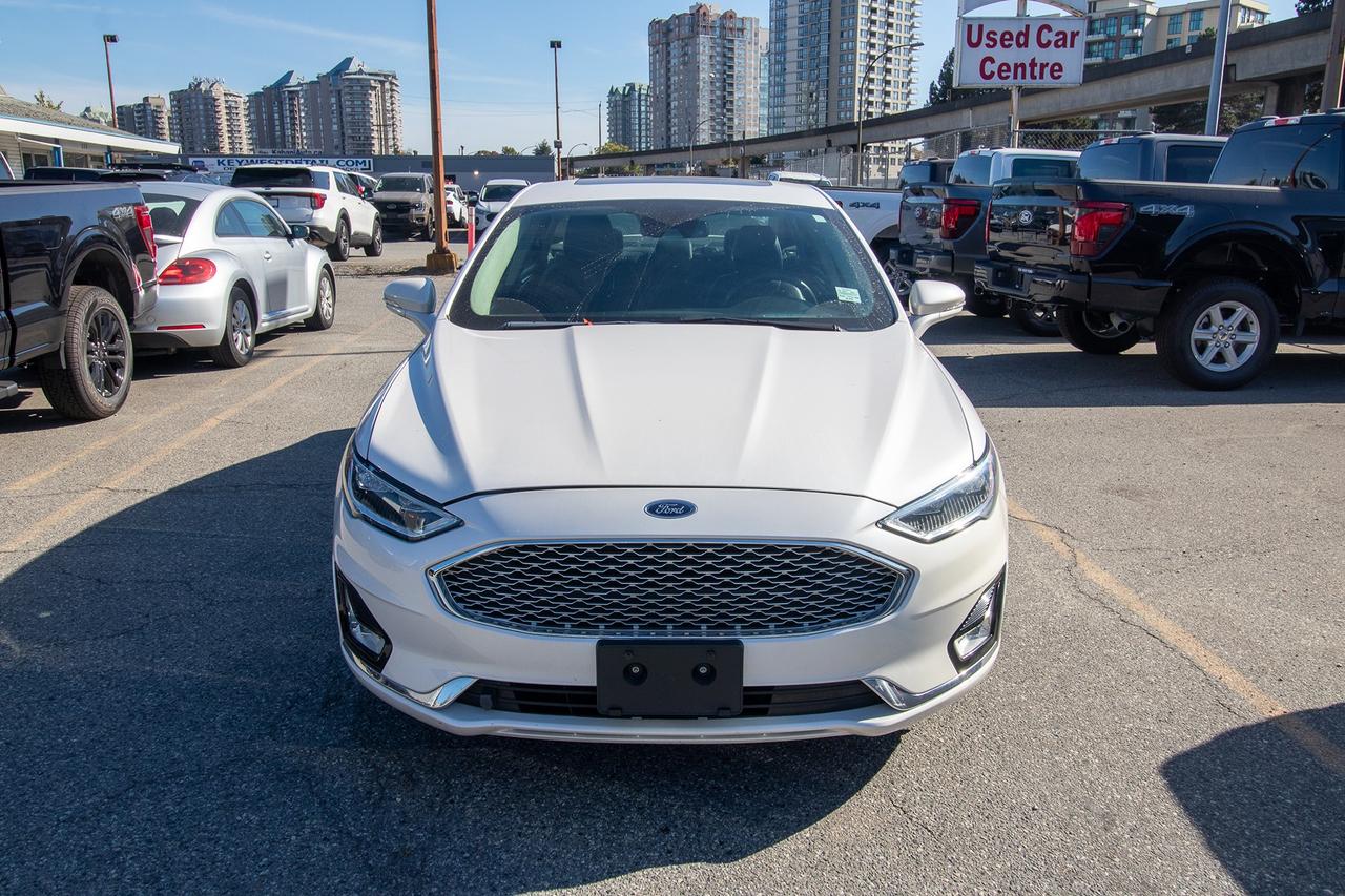 2019 Ford Fusion Titanium Photo2