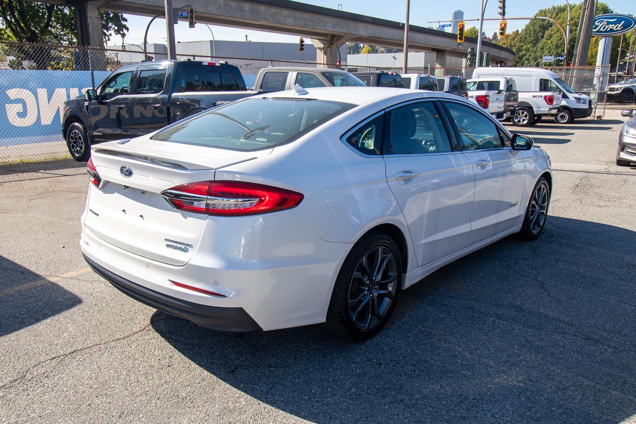 2019 Ford Fusion Titanium Photo4
