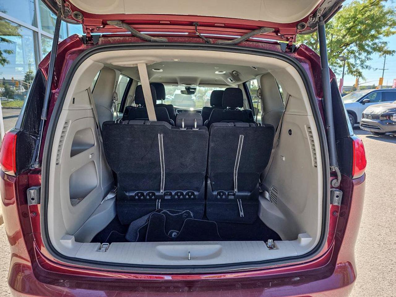 2023 Chrysler Grand Caravan SXT Photo