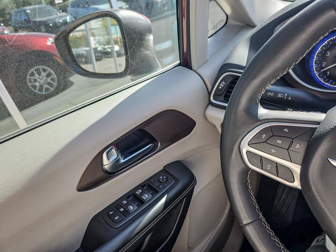 2023 Chrysler Grand Caravan SXT Photo