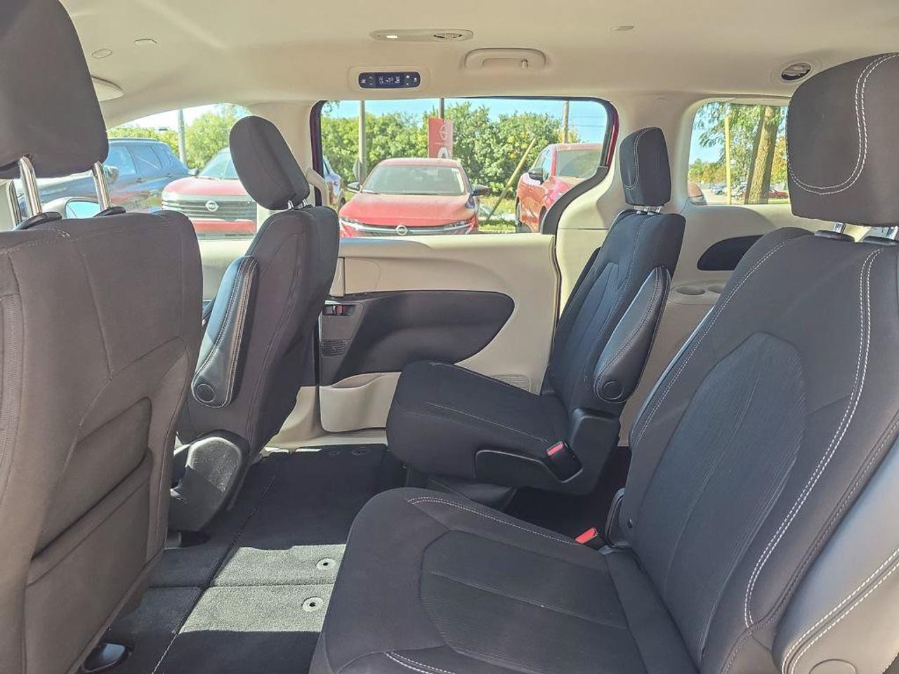 2023 Chrysler Grand Caravan SXT Photo
