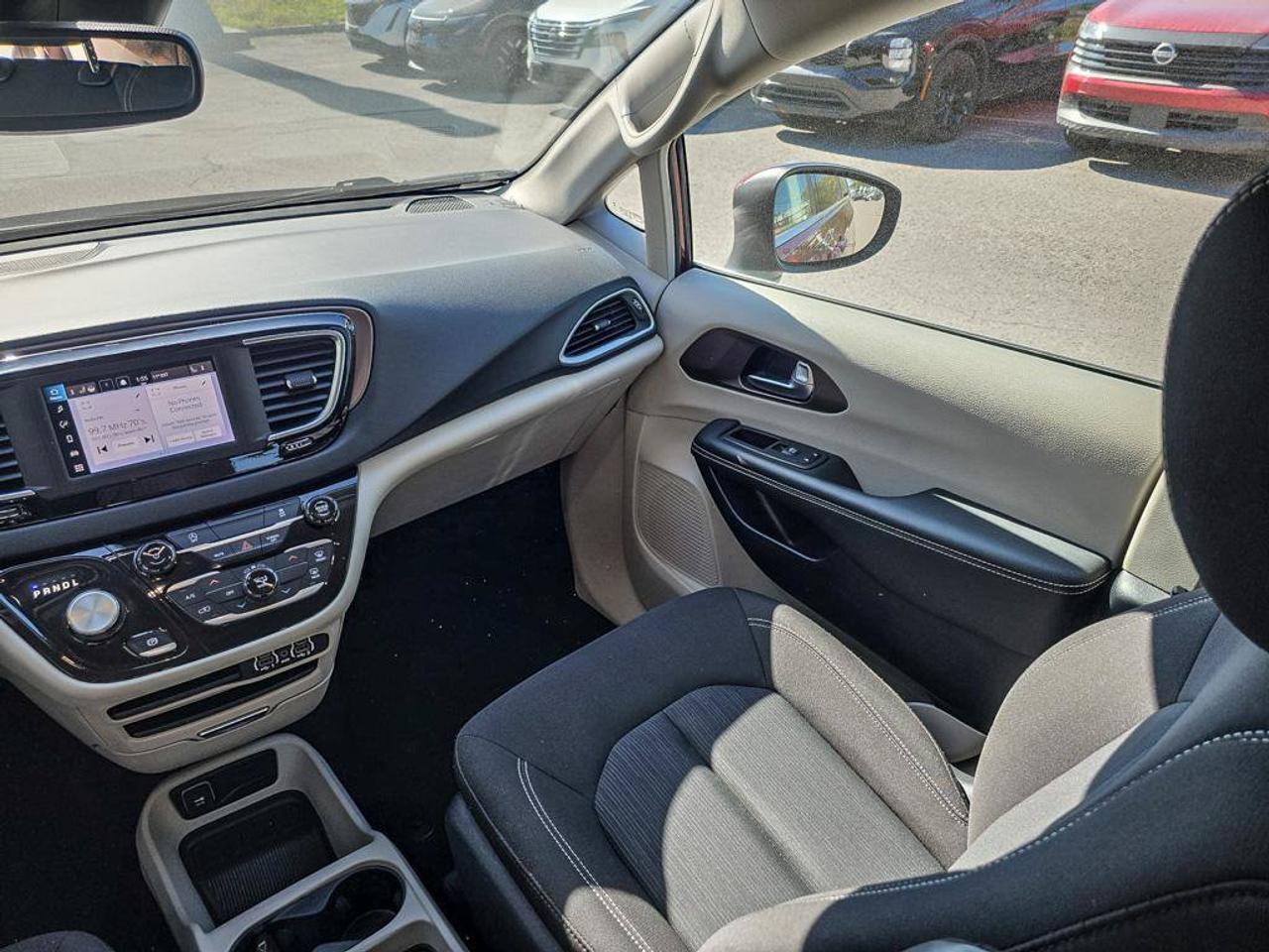 2023 Chrysler Grand Caravan SXT Photo