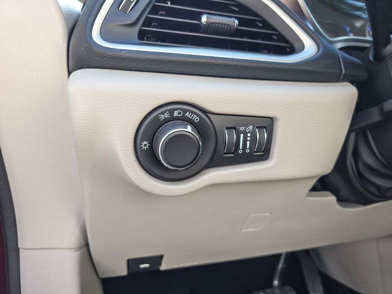 2023 Chrysler Grand Caravan SXT Photo