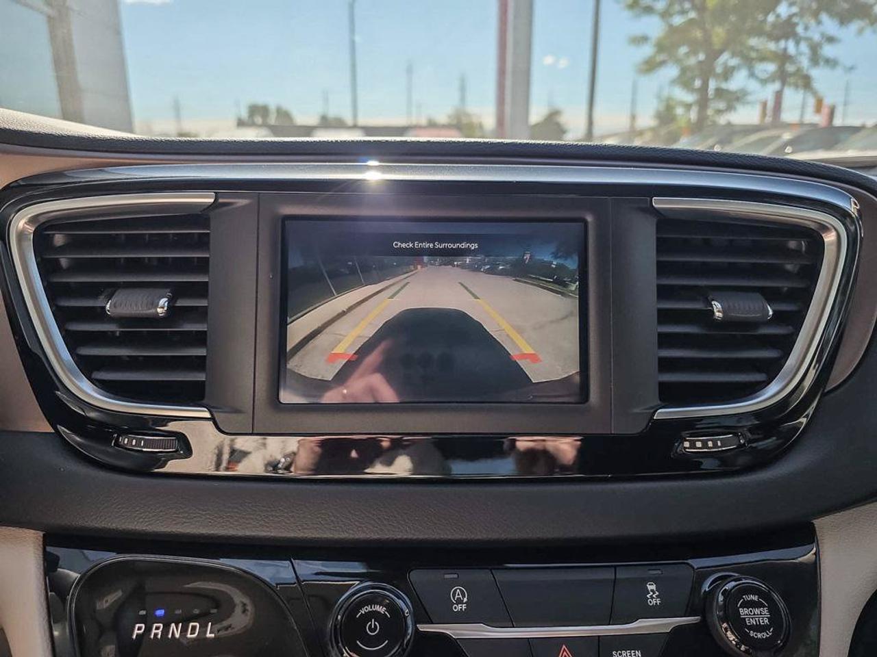 2023 Chrysler Grand Caravan SXT Photo