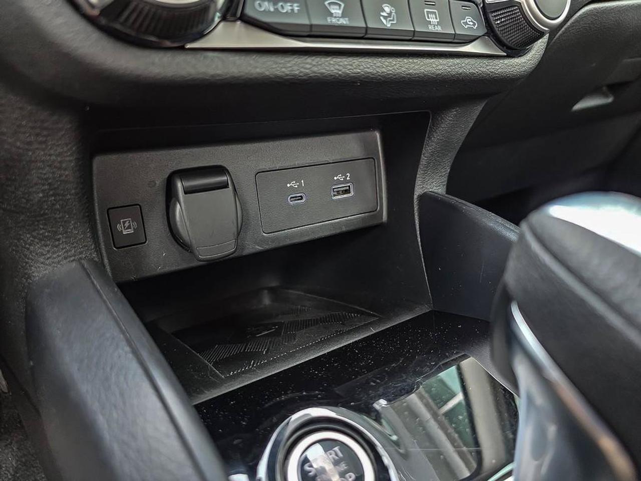 2024 Nissan Versa SR | Apple Car Play | Android Auto | Heated Seats | Photo