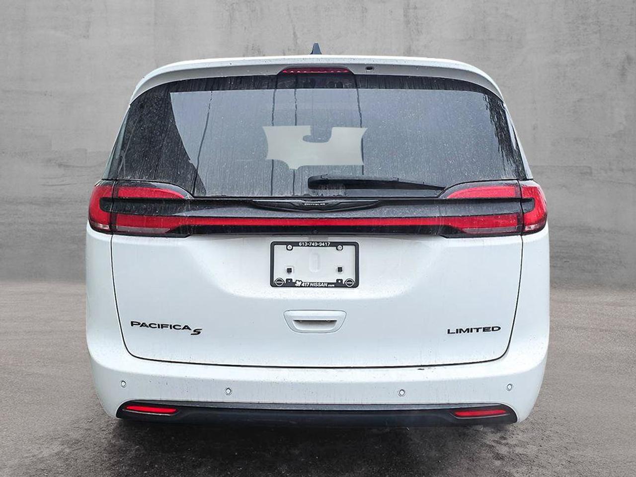 2025 Chrysler Pacifica Limited Photo