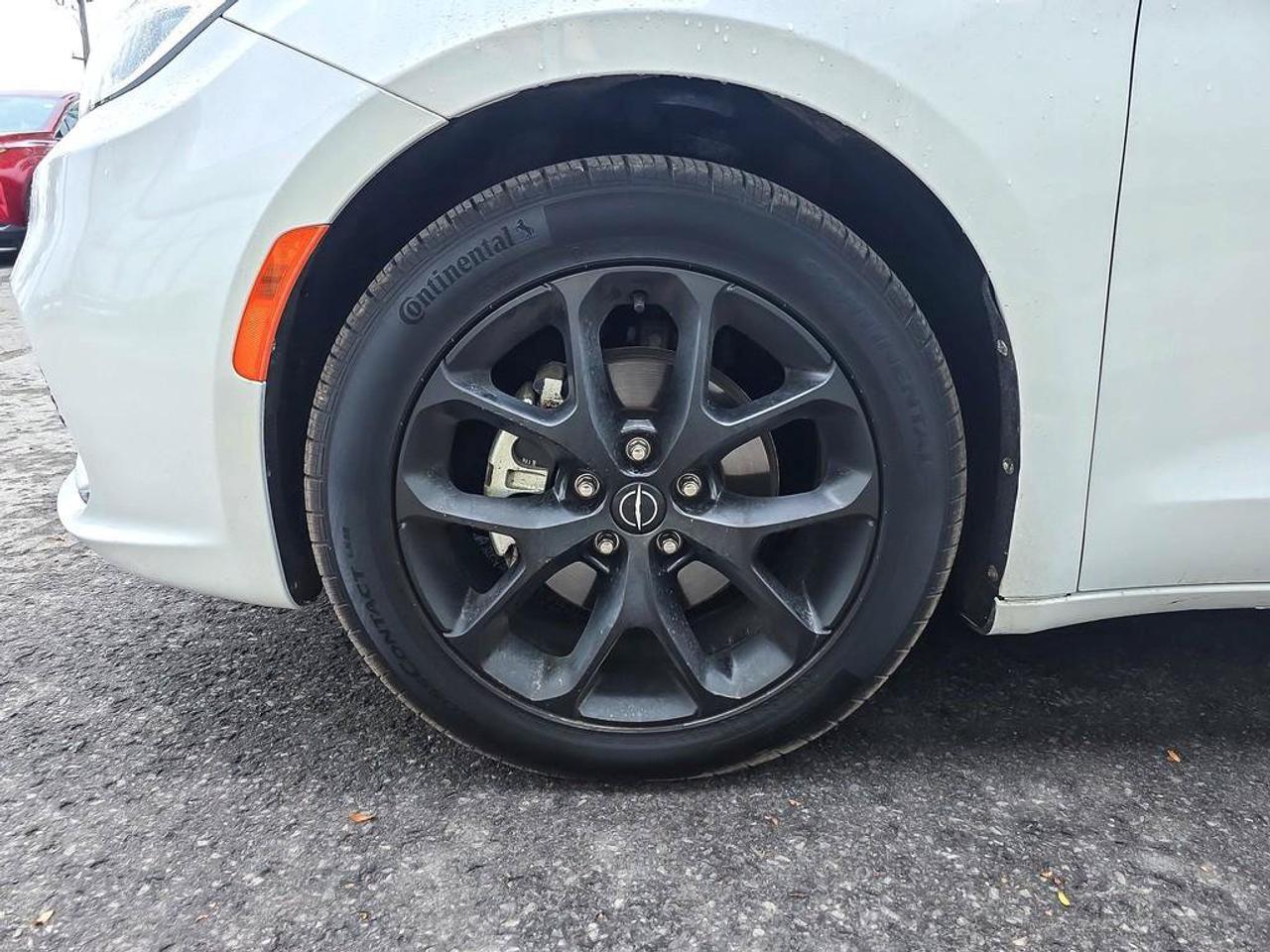 2025 Chrysler Pacifica Limited Photo
