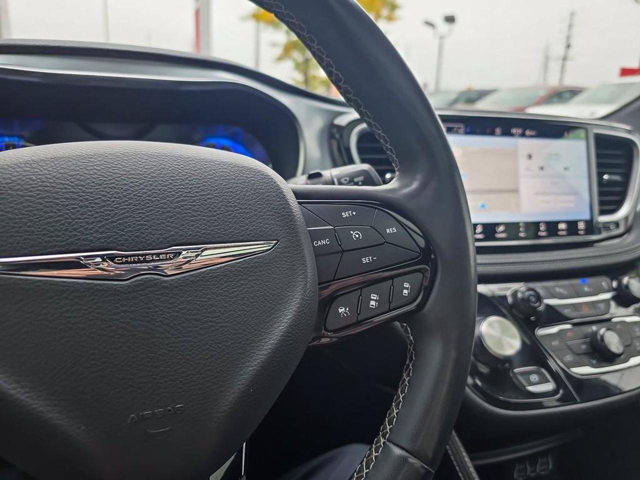 2025 Chrysler Pacifica Limited Photo
