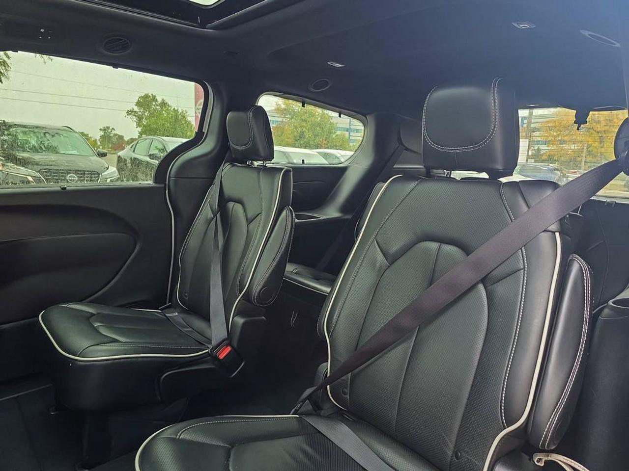 2025 Chrysler Pacifica Limited Photo