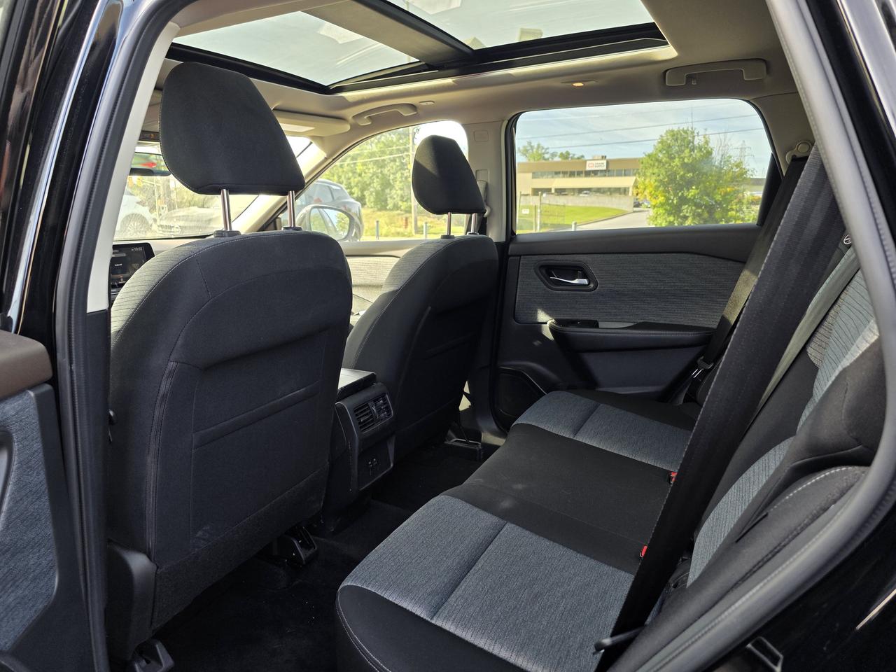 2022 Nissan Rogue SV AWD | Apple Car Play | Android Auto Photo