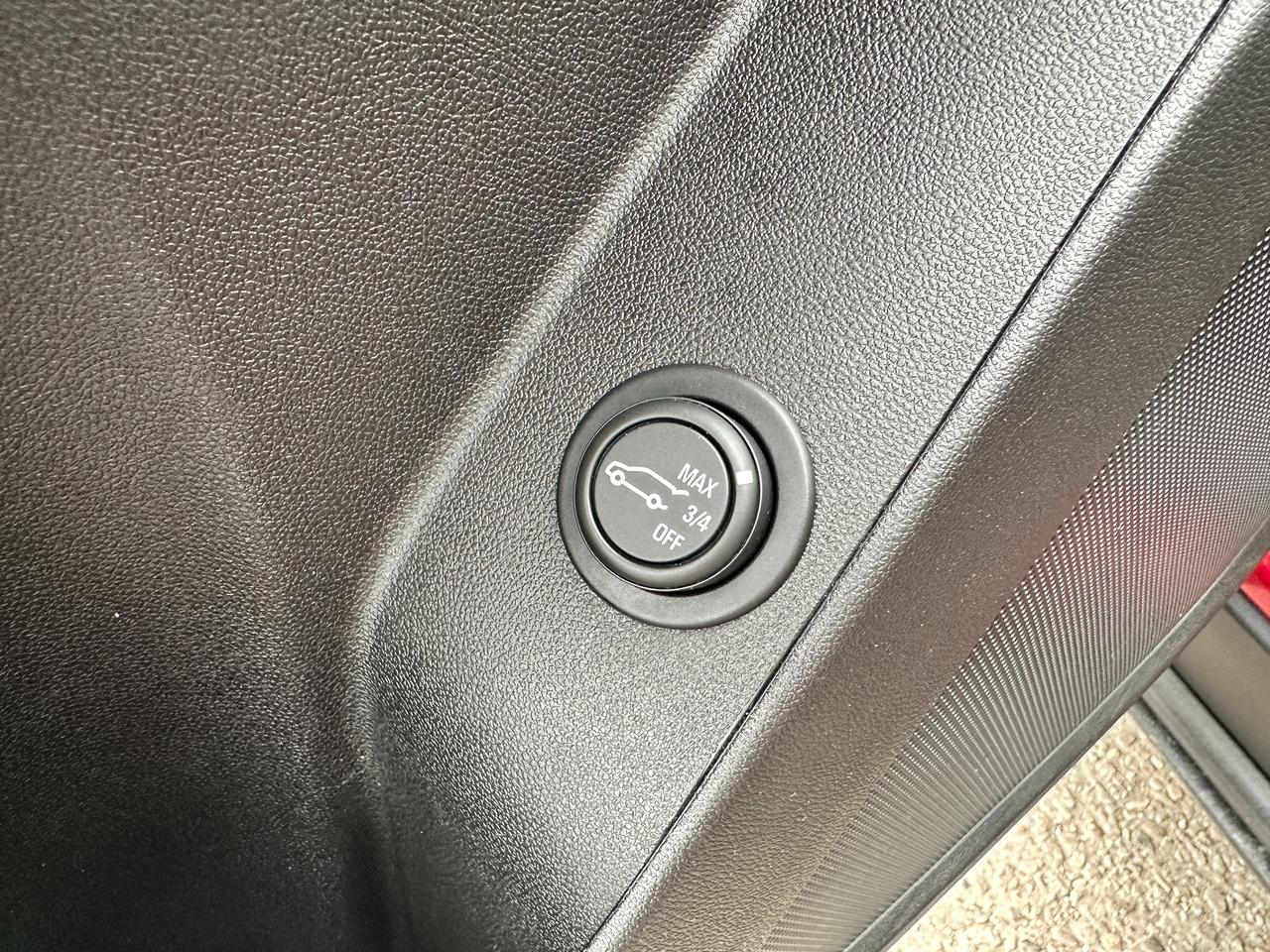 2018 Chevrolet Equinox LT AWD HTD-Cloth NAV XM PowerGate RemStart RvCam Photo