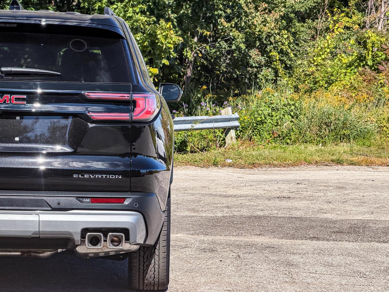 2027 GMC Acadia ELEVATION Photo