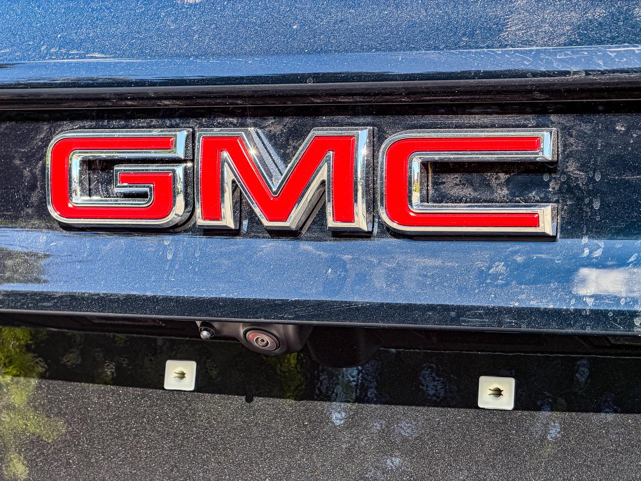 2027 GMC Acadia ELEVATION Photo