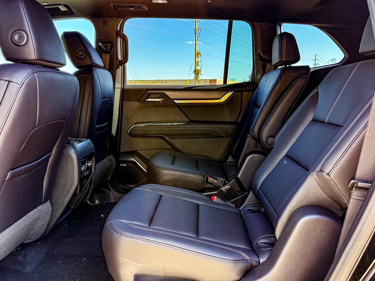 2027 GMC Acadia ELEVATION Photo